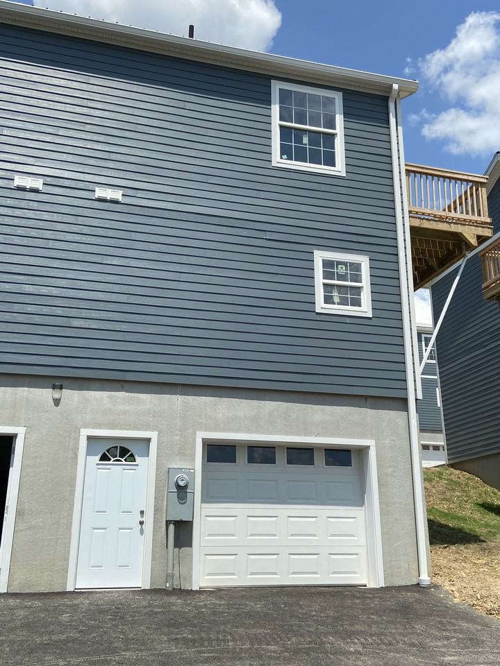 Eagles Landing - Photo 2 of 10