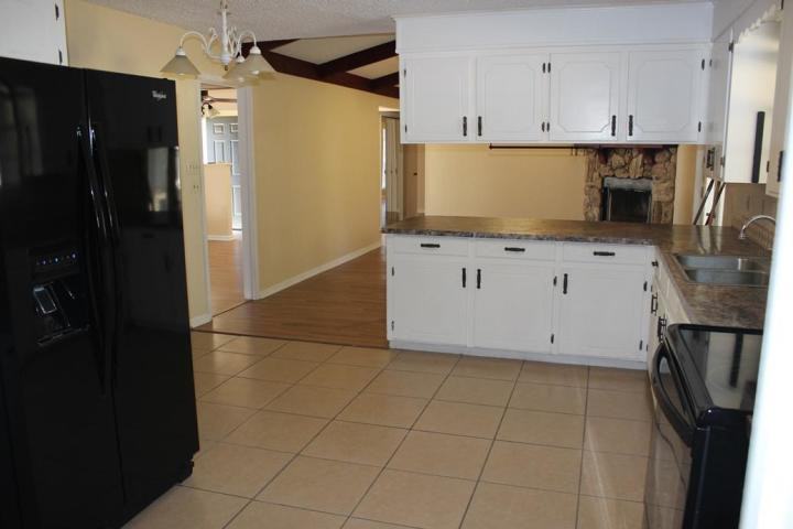 108 Eagle Drive - Photo 3 of 8