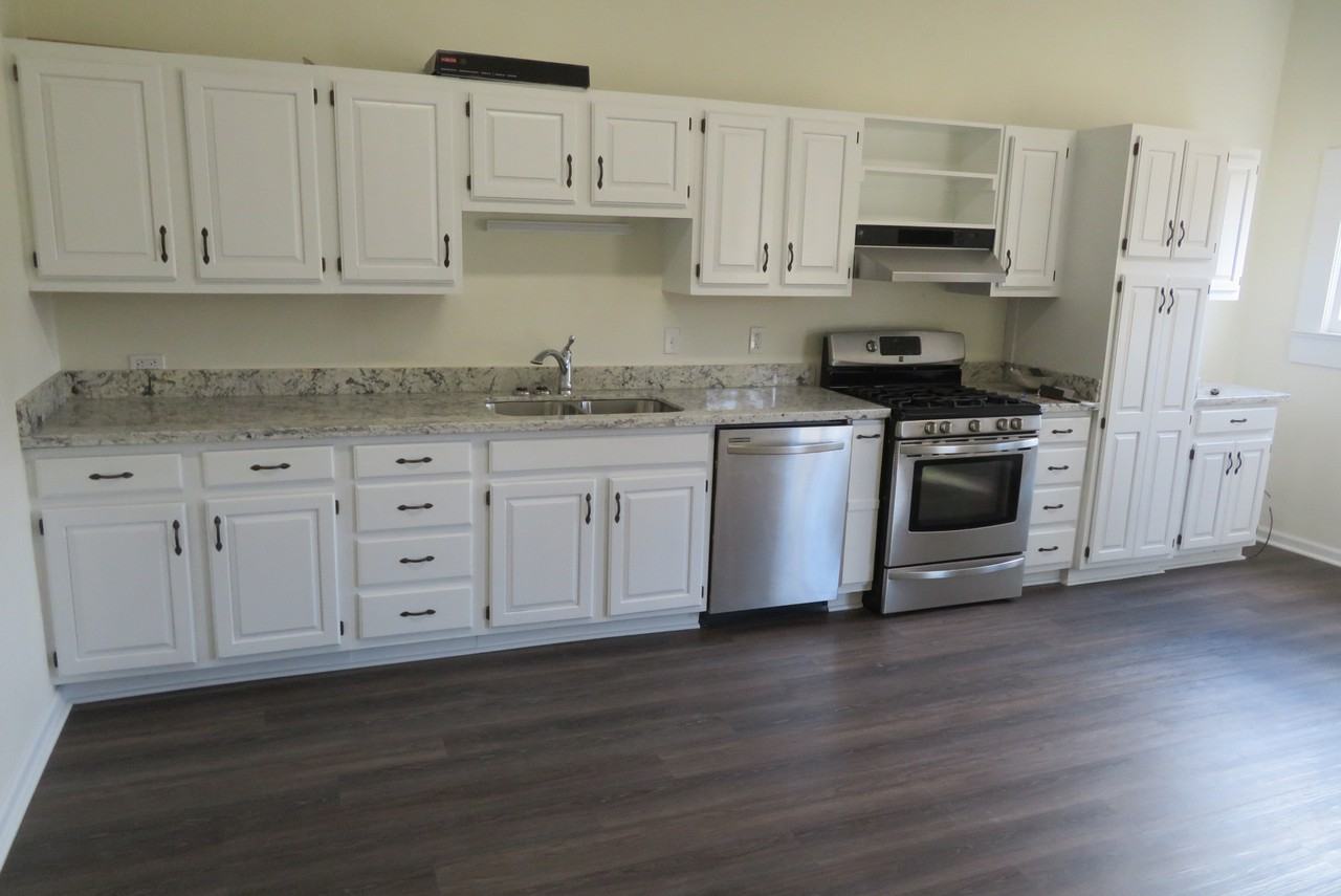 613 West 1st Street - Photo 2 of 14