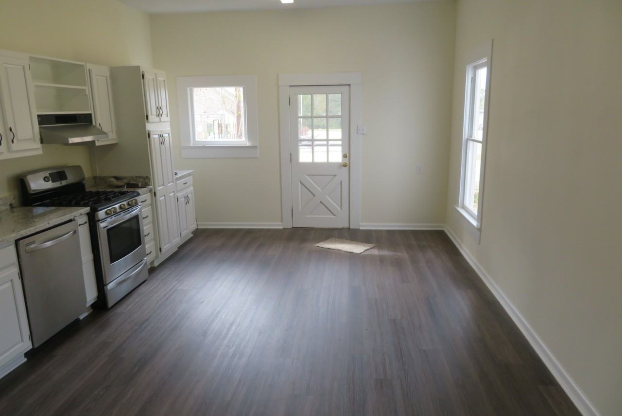 613 West 1st Street - Photo 3 of 14