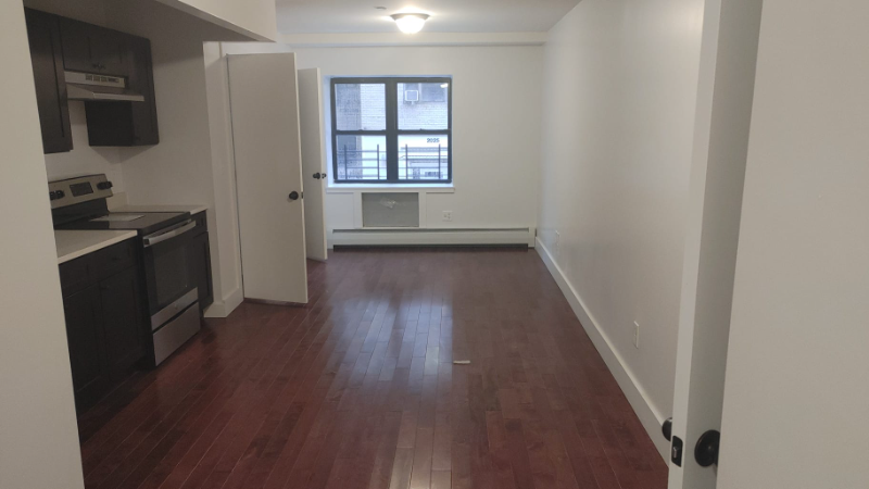 2024 Walton Ave - Photo 3 of 6