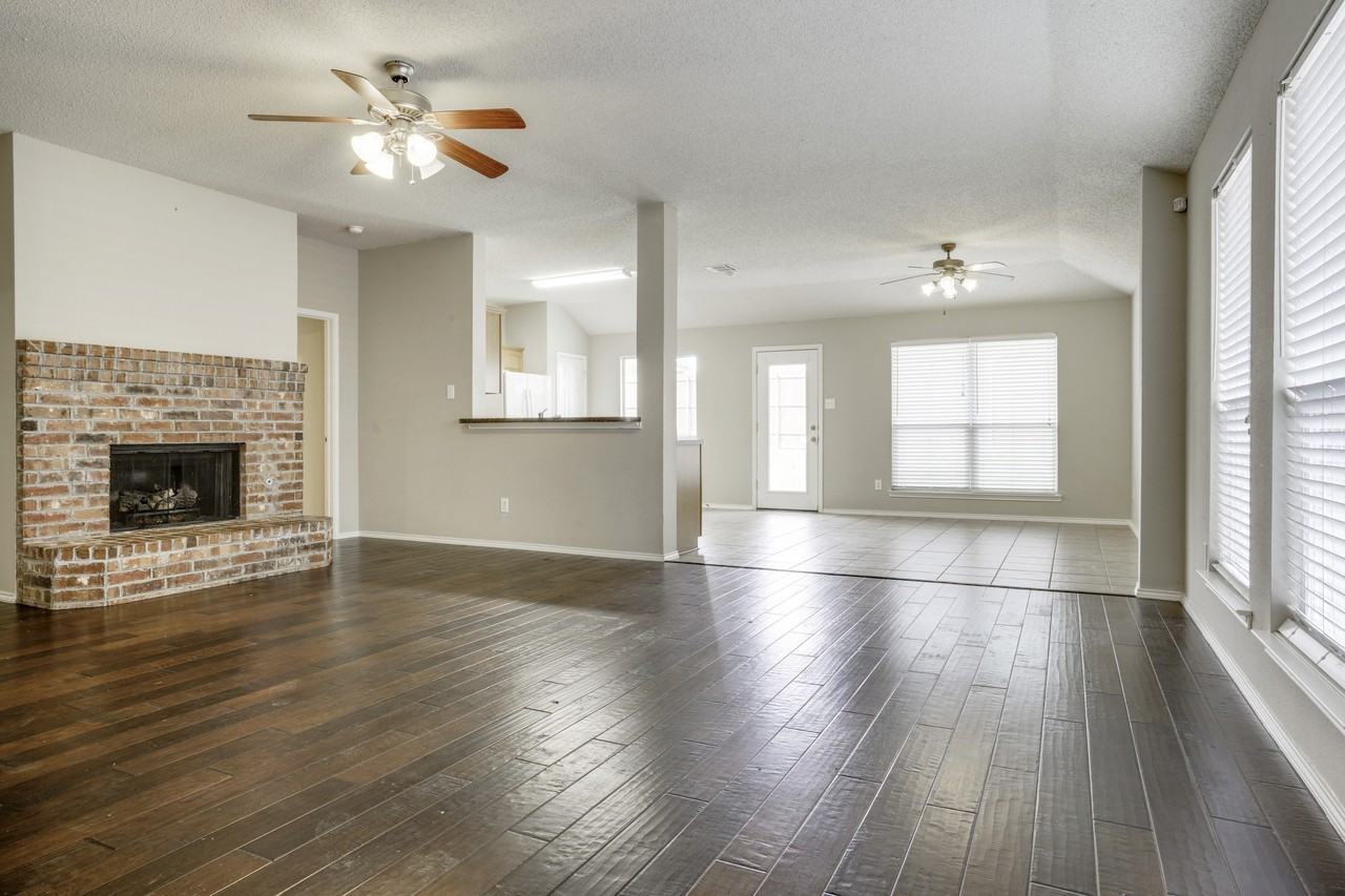 9940 Carter Dr - Photo 3 of 18