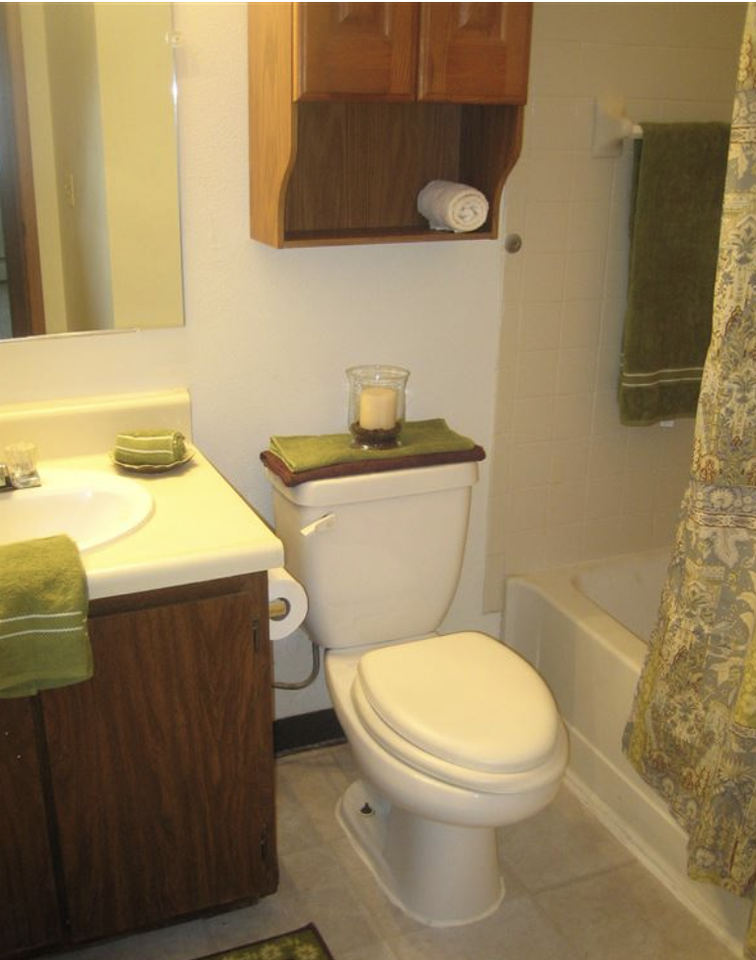 LAKEWOOD APARTMENTS 831 S Clinton St, Stockbridge, MI 49285 Zumper