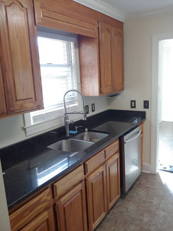 100 Westridge Rd - Photo 3 of 15