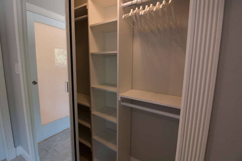 701 Roland Ln #F - Photo 7 of 10