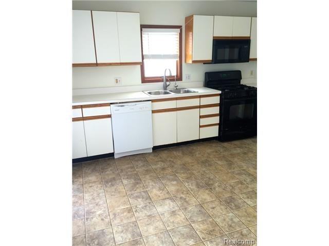 3066 Partridge Dr - Photo 3 of 11