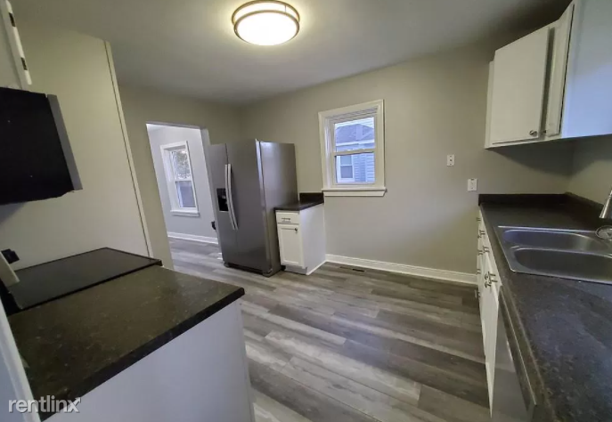 521 Lee St - Photo 3 of 11