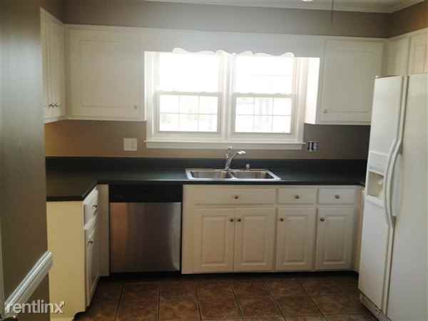 4024 Burning Tree Ln - Photo 3 of 18