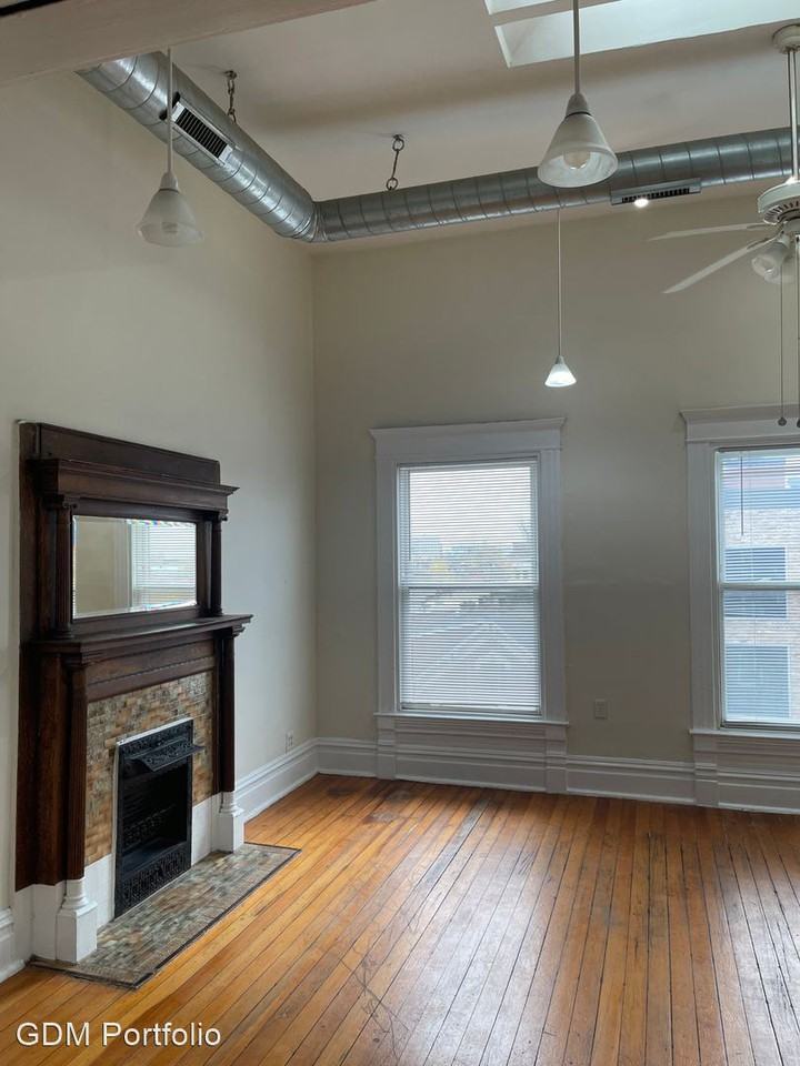 1856-58 W. Chicago - Photo 2 of 19