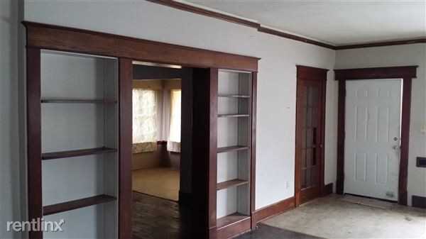 2530 Maple Pl - Photo 3 of 6