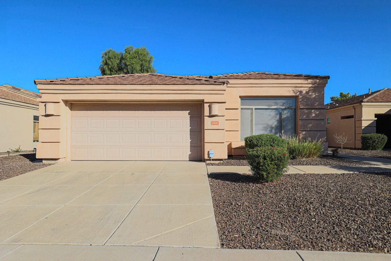 2126 East Fawn Drive - Photo 3 of 34