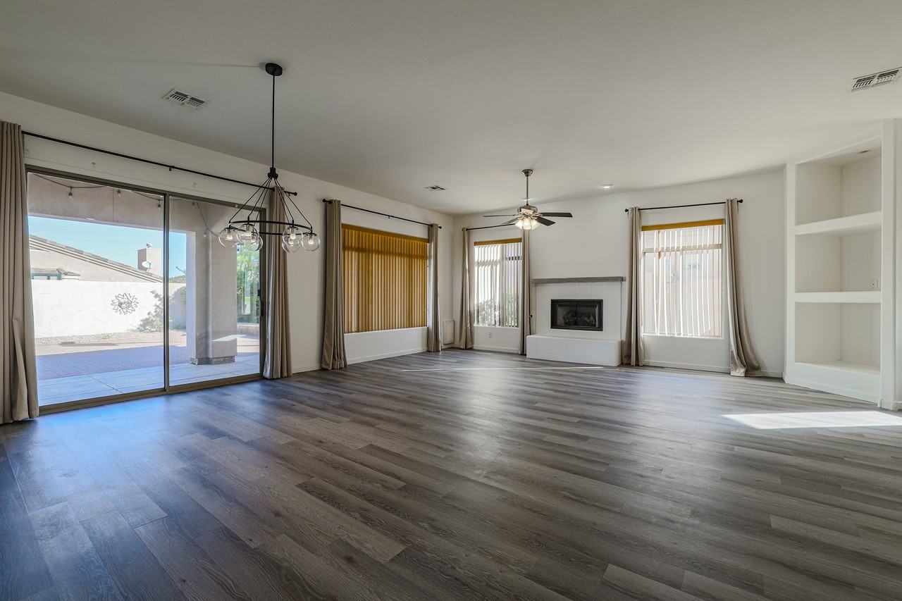 2126 East Fawn Drive - Photo 5 of 34