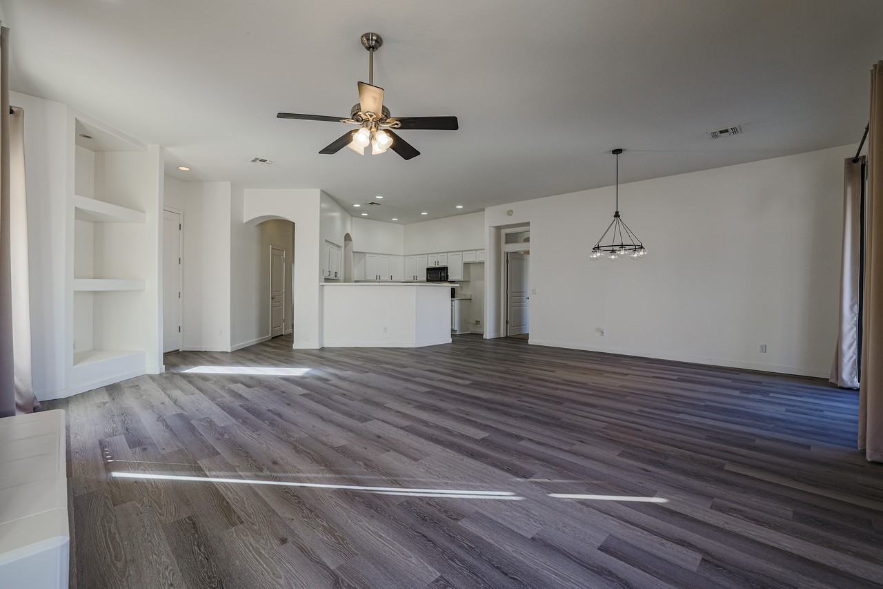 2126 East Fawn Drive - Photo 7 of 34