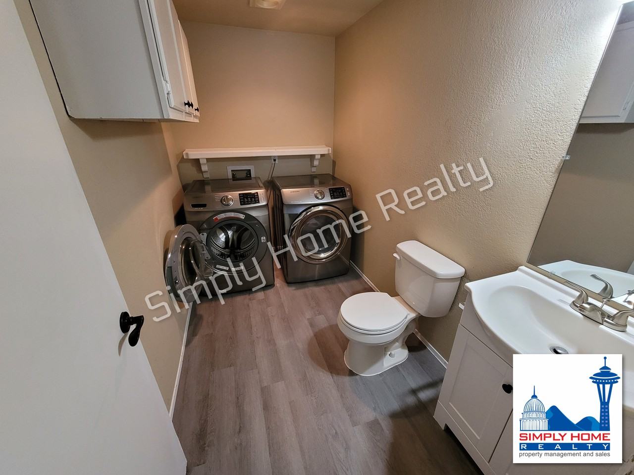 612 Malibu Dr Se - Photo 2 of 16