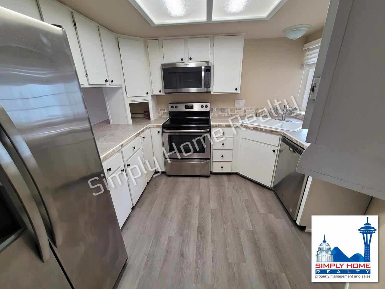 612 Malibu Dr Se - Photo 3 of 16