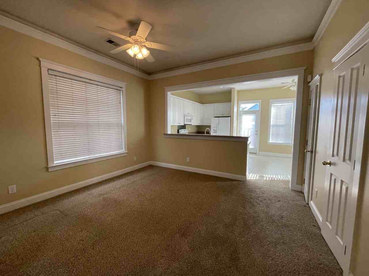 131 Hyacinth Street - Photo 3 of 9