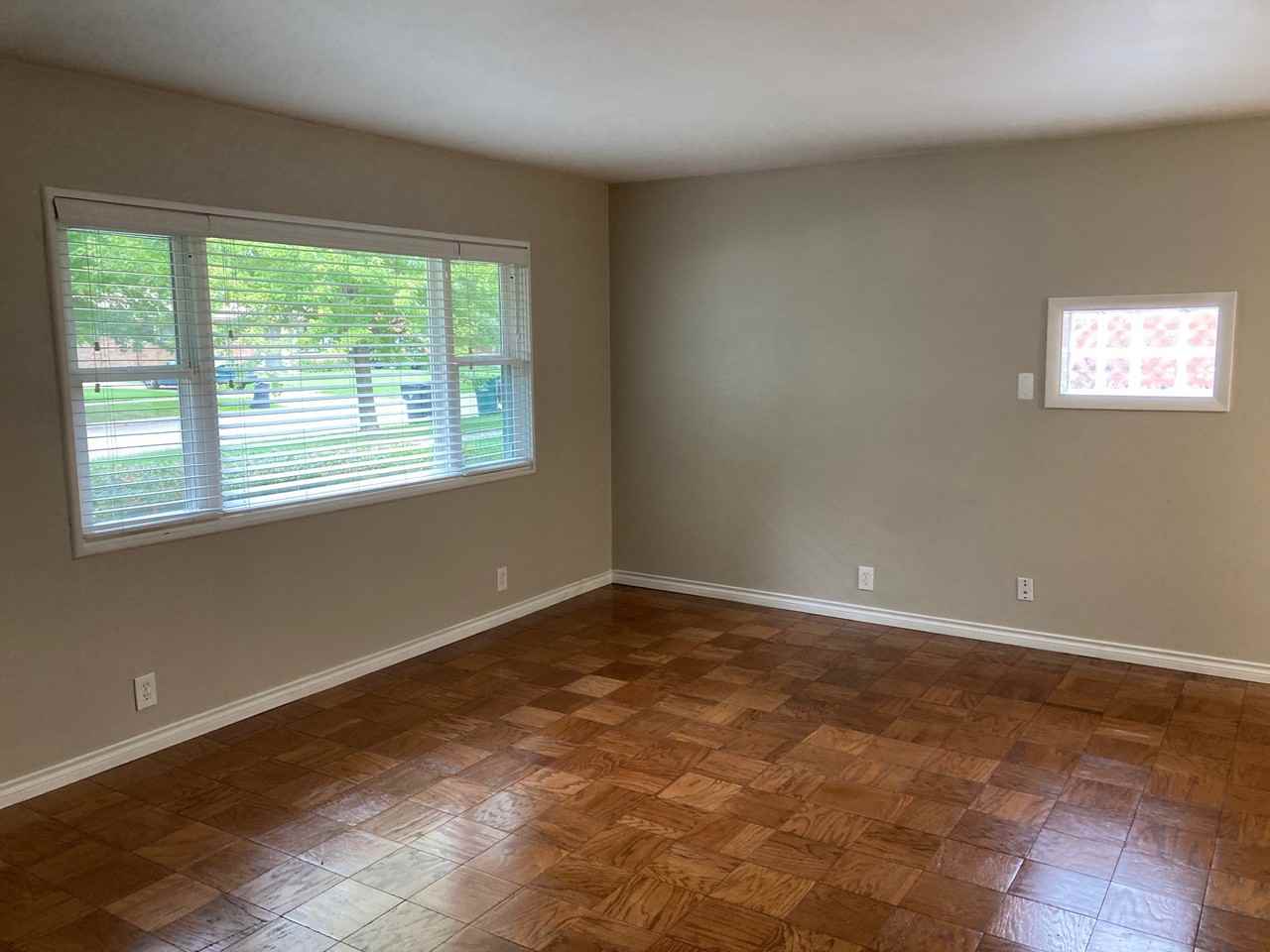 34 Essex St - Photo 3 of 16