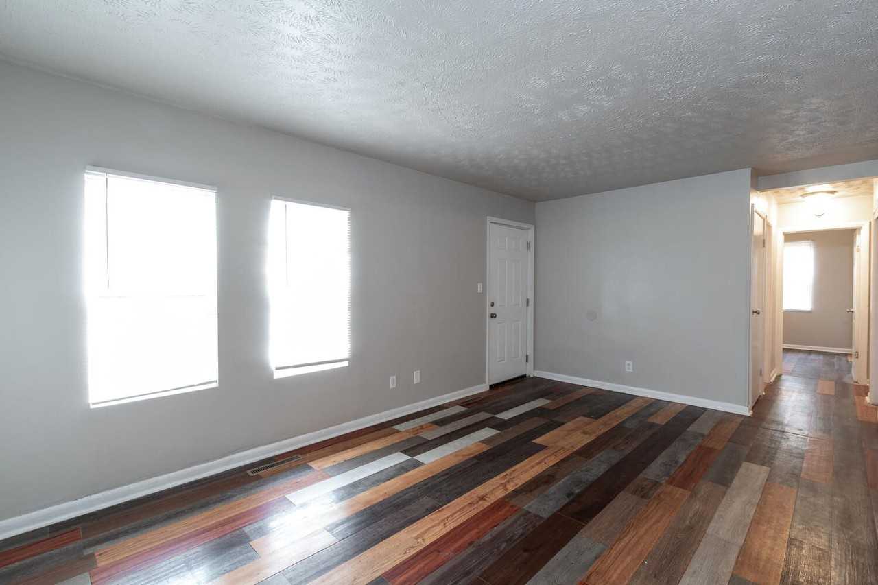 6148 E 42nd St - Photo 2 of 15