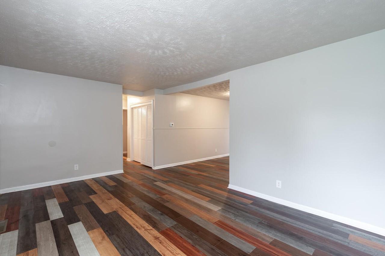 6148 E 42nd St - Photo 3 of 15