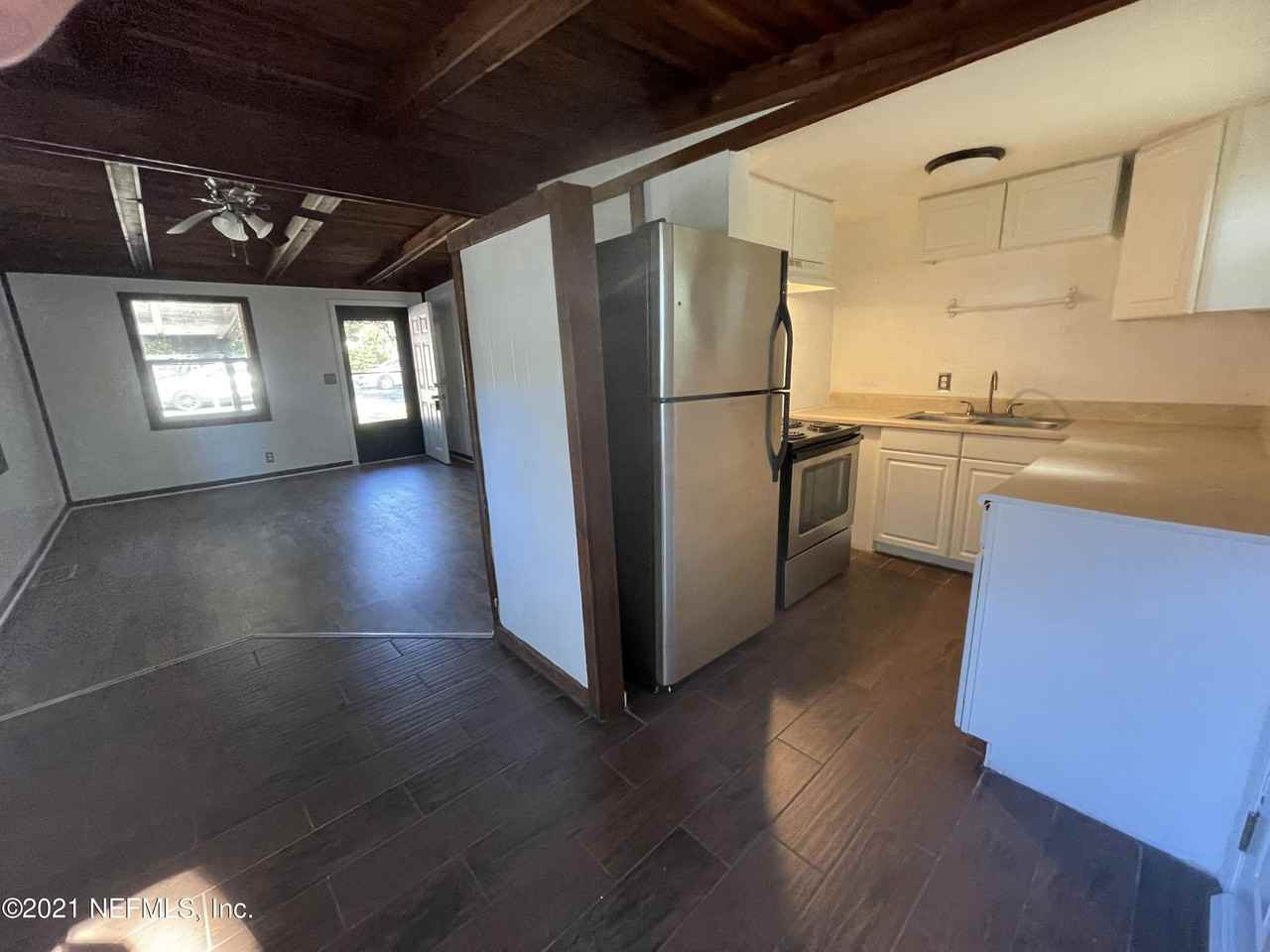 8306 Galveston Ave - Photo 2 of 10