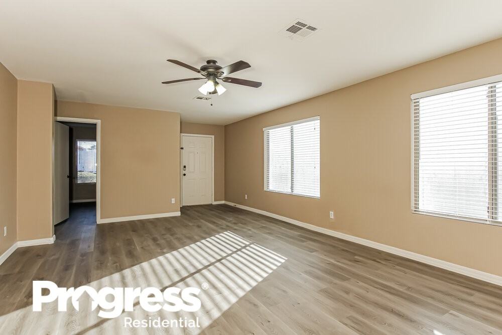 15934 W Young St - Photo 3 of 21