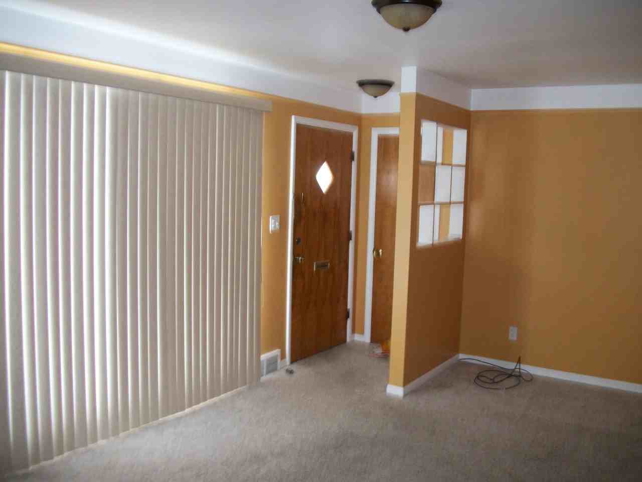 12002 Eileen Ave - Photo 2 of 10