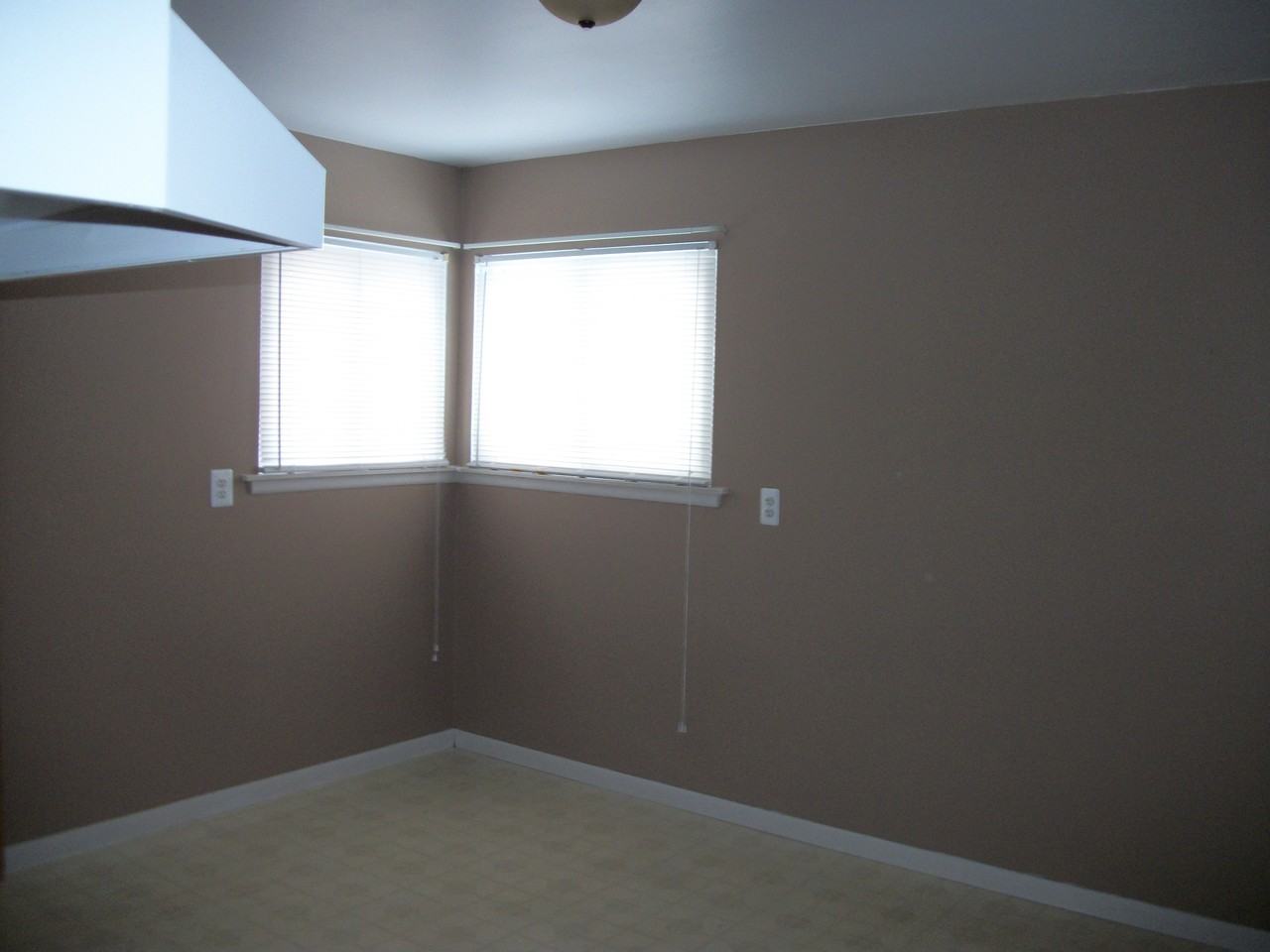 12002 Eileen Ave - Photo 3 of 10