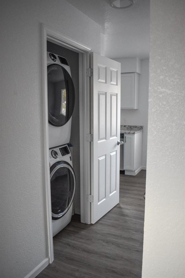 812 PLEASANT ST__165 - Photo 3 of 5