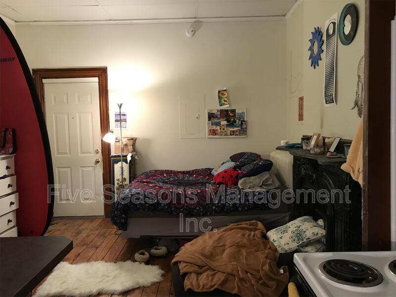 4 Loomis St - Photo 2 of 9
