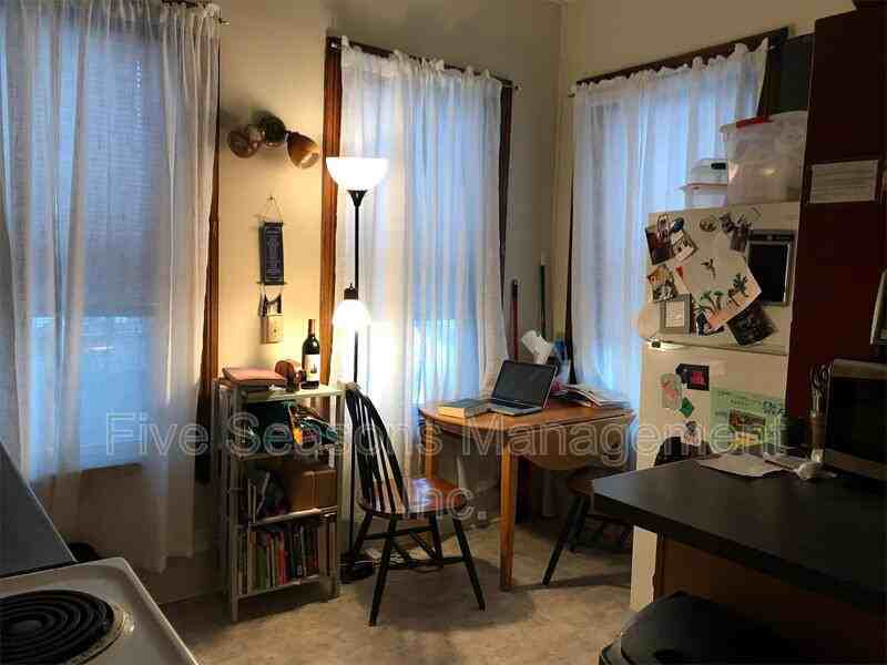 4 Loomis St - Photo 3 of 9