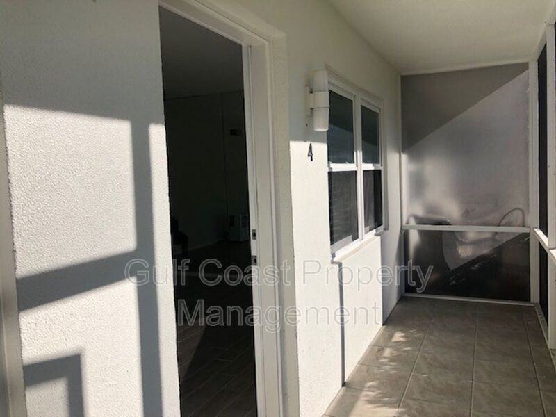 325 Golden Gate Pt #4 - Photo 2 of 11