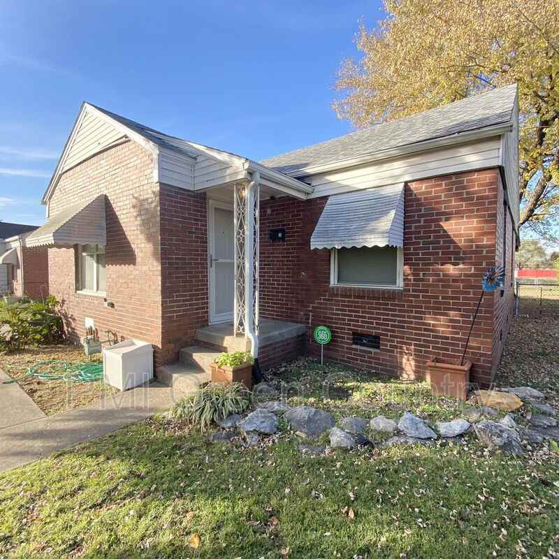 6411 E Pine Pl - Photo 2 of 14