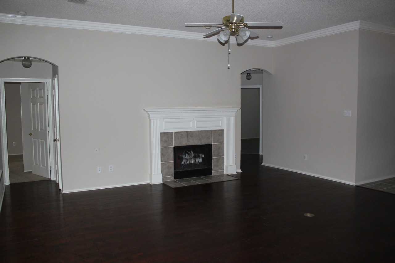 4608 Basil Dr - Photo 2 of 11