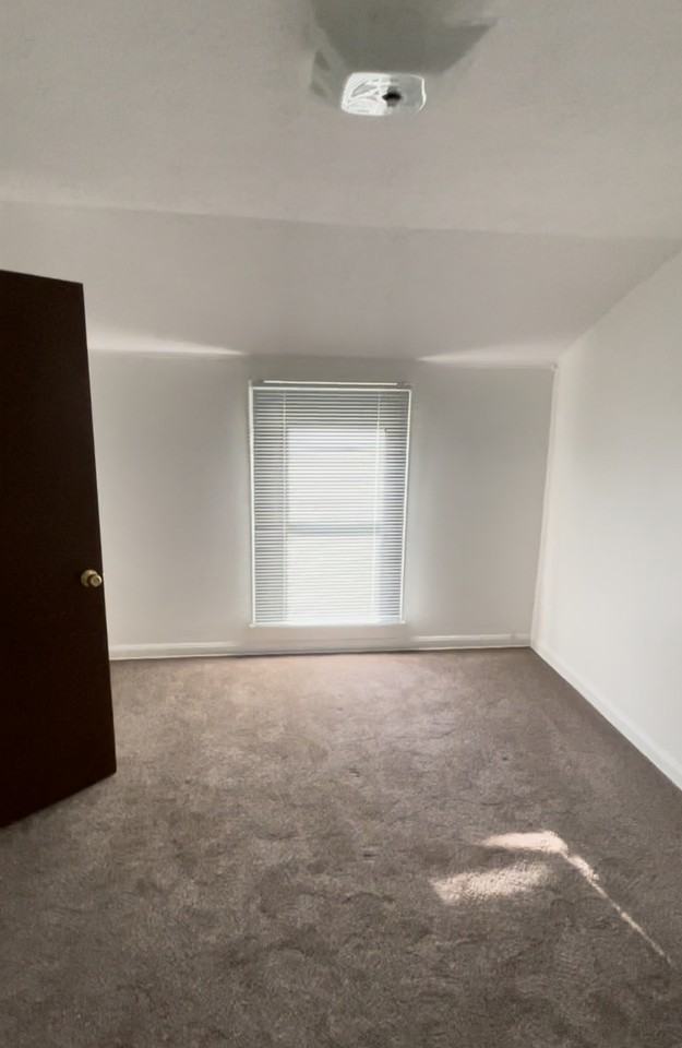 1522 Bradford St Nw #1 - Photo 5 of 13