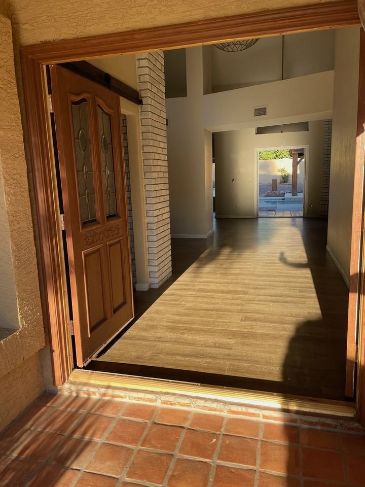 12769 N 78th St - Photo 2 of 37