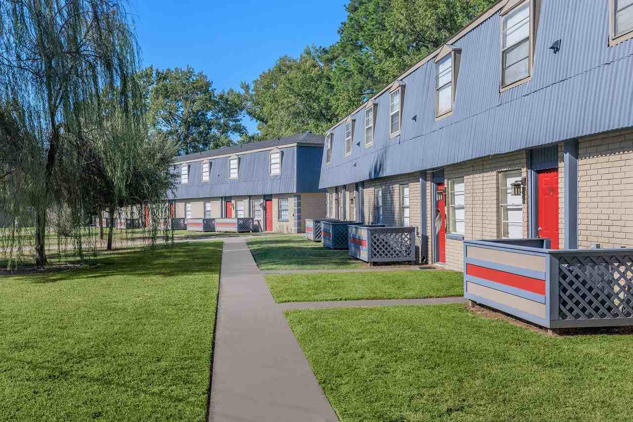 Falling Water Apartments - Photo 4 of 16