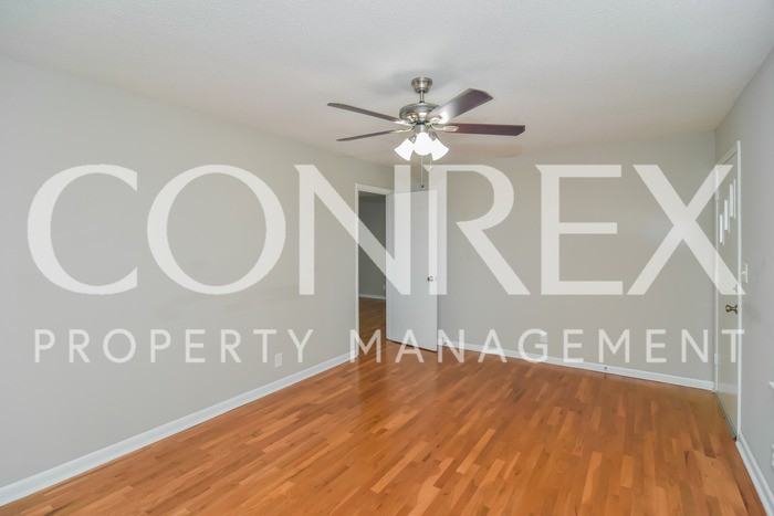 212 Brady Dr - Photo 3 of 9