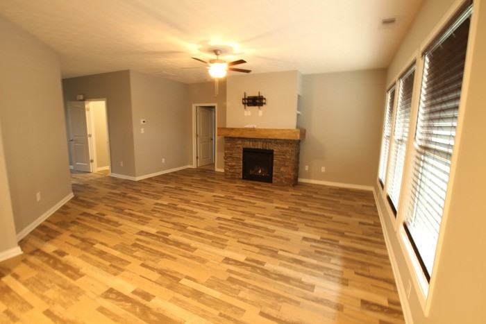 6410 Oak Village Dr - Photo 2 of 30