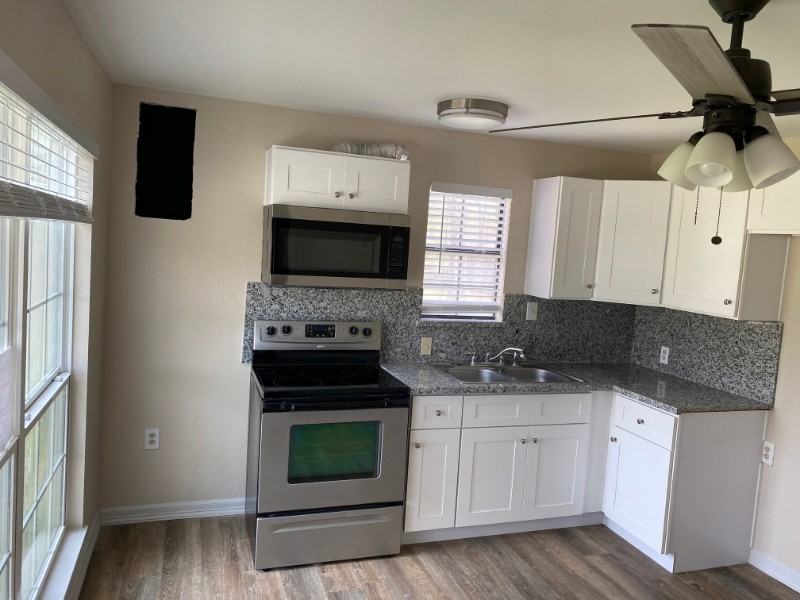 14369 Twin Lakes Cir - Photo 3 of 9