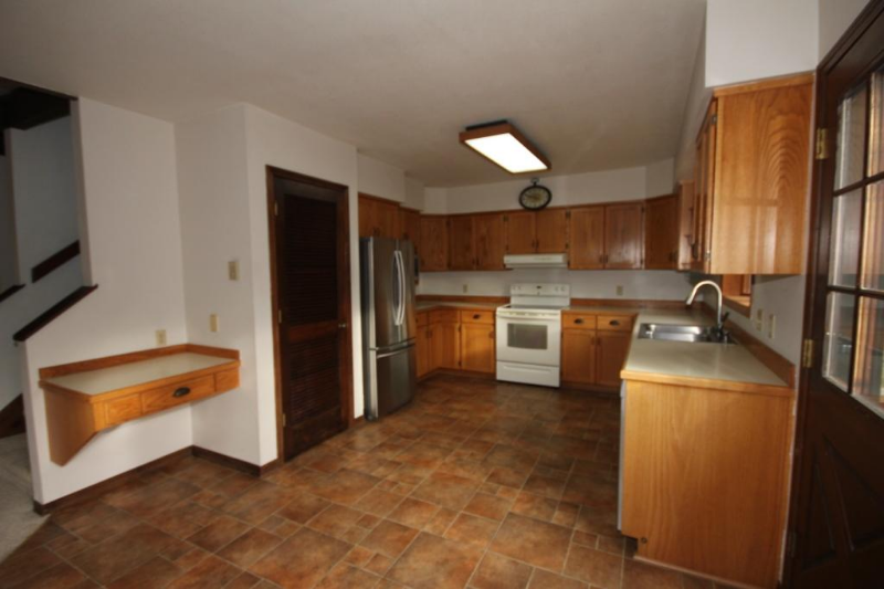 1407 Floral Park Ln - Photo 2 of 8