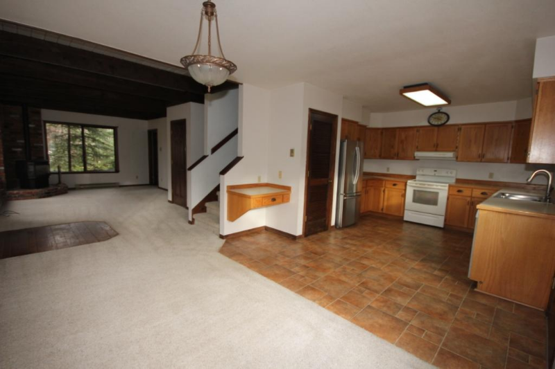 1407 Floral Park Ln - Photo 3 of 8