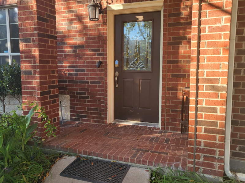 1421 Castlegar Ln - Photo 2 of 40