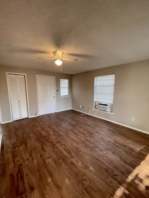 2207 Speight Ave - Photo 2 of 7