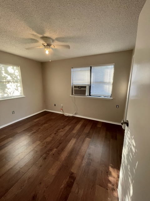 2207 Speight Ave - Photo 3 of 7