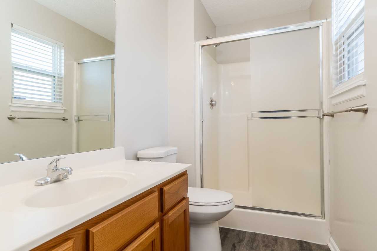 11416 N Nashua Drive Kansas City - Photo 3 of 15