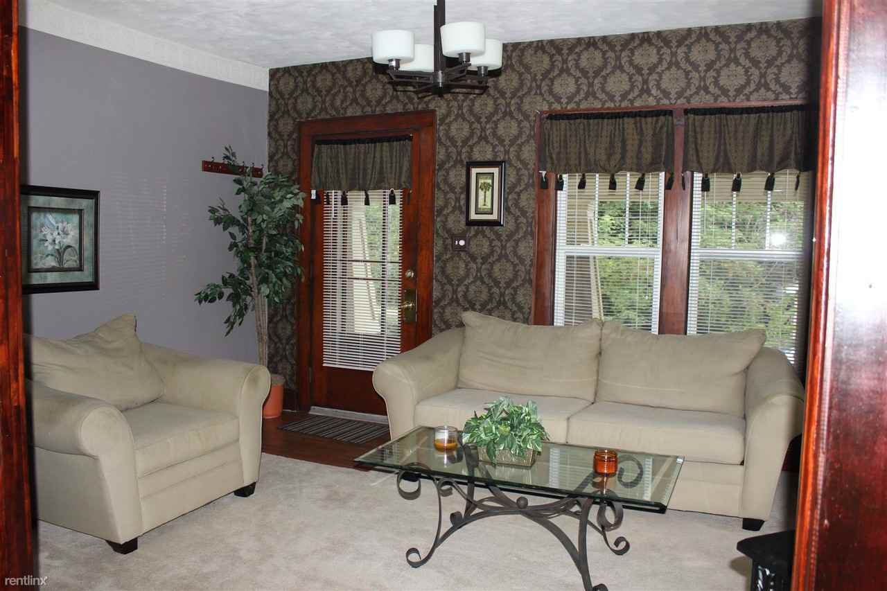 4105 Trumbull St - Photo 3 of 12