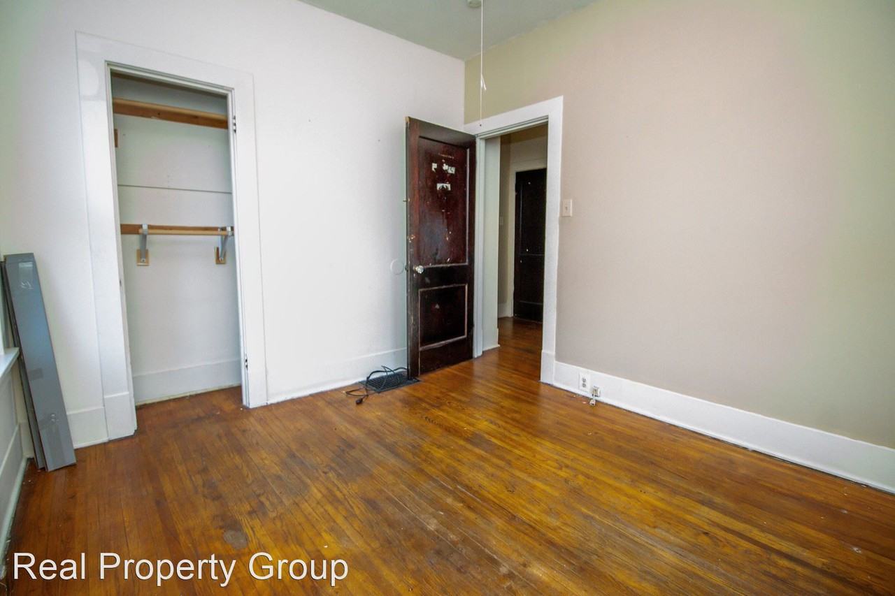 1111 Hamilton Way - Photo 3 of 18