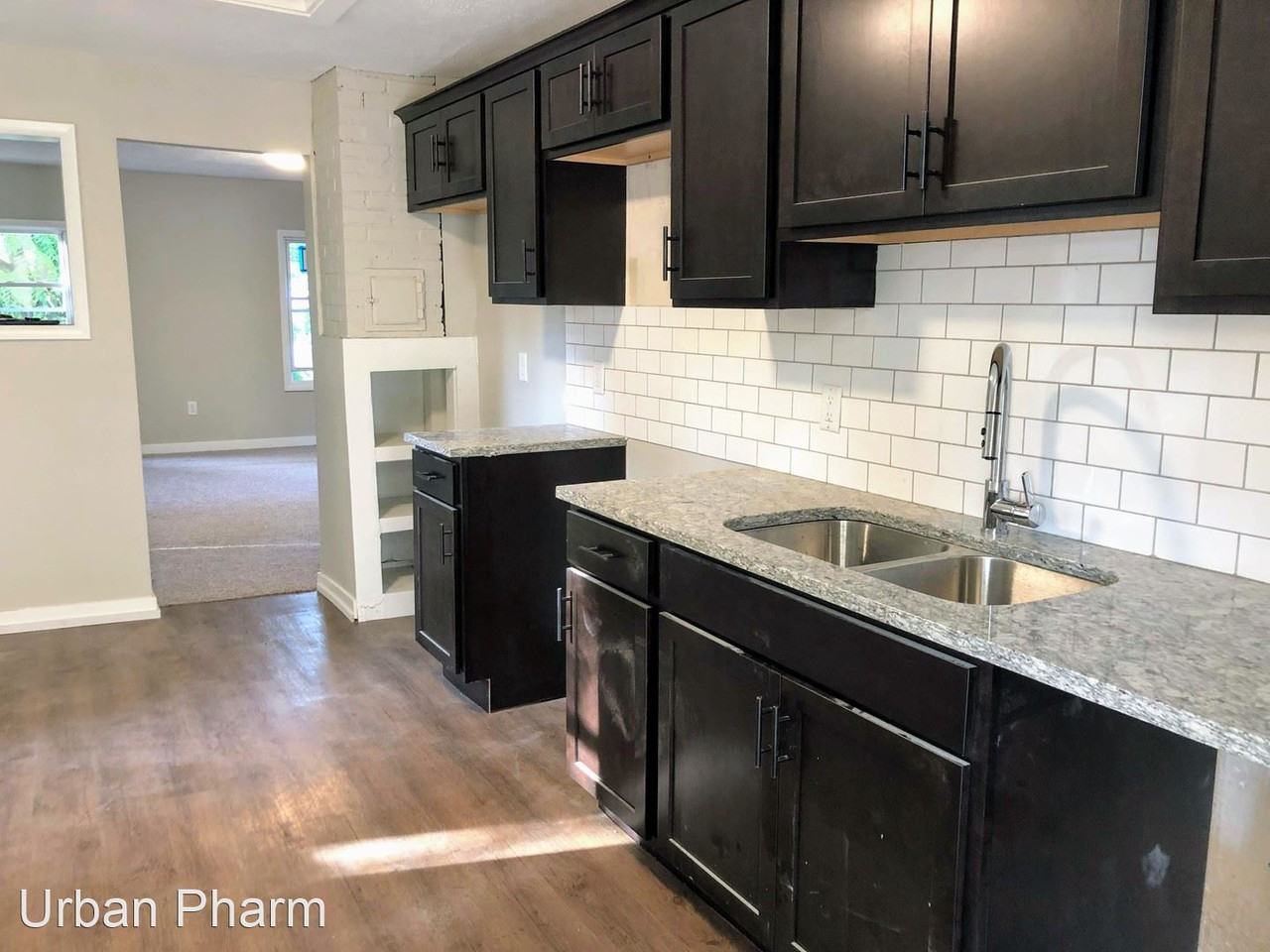 159 E Division - Photo 3 of 8