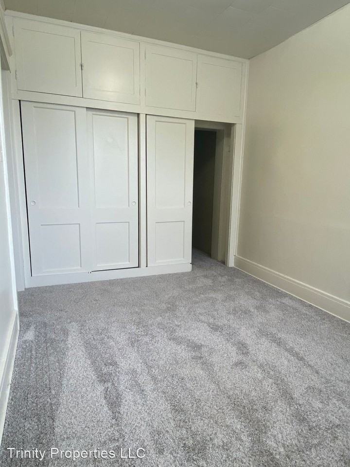 403 SW Huntoon St. - Photo 3 of 7