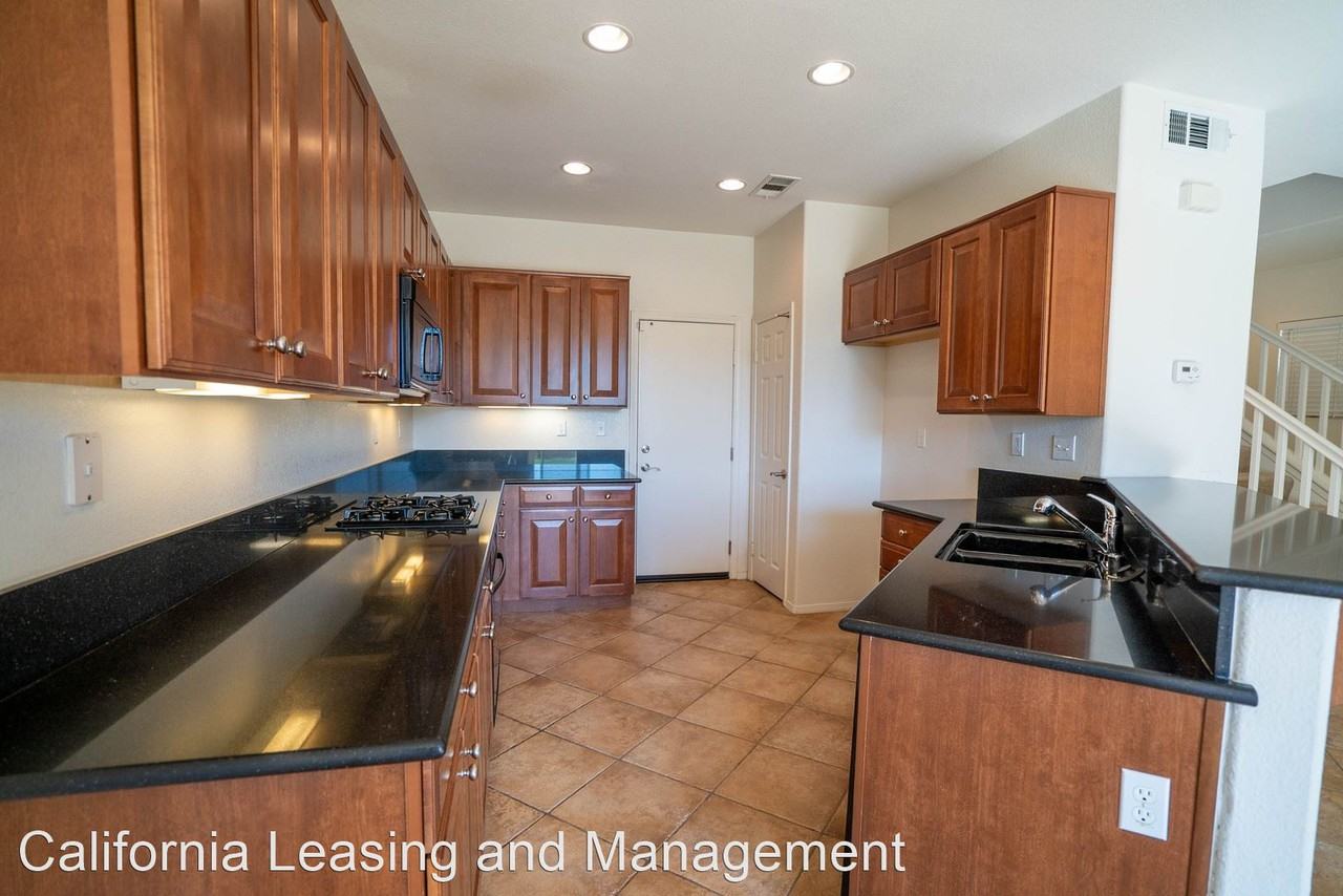 29388 Dakota Dr - Photo 3 of 19